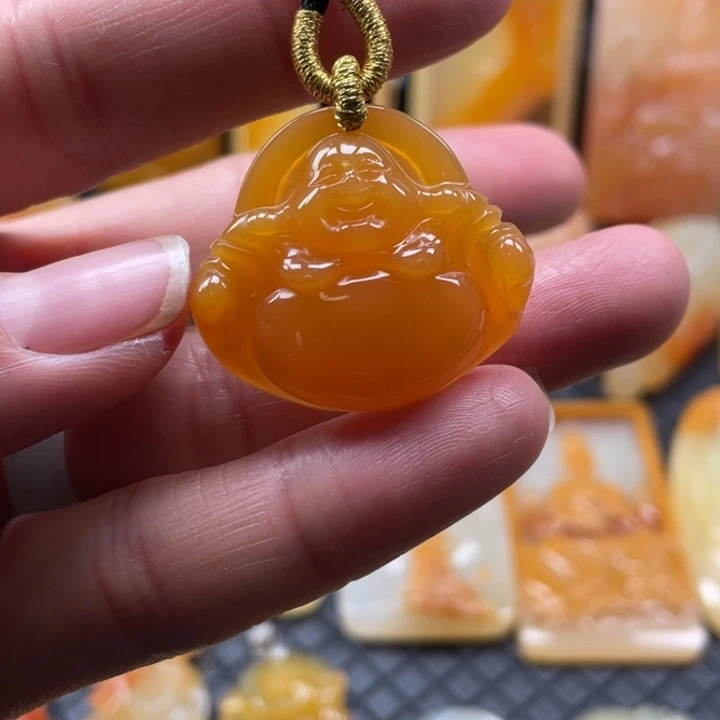 石英质玉（黄龙玉）颈饰未镶嵌