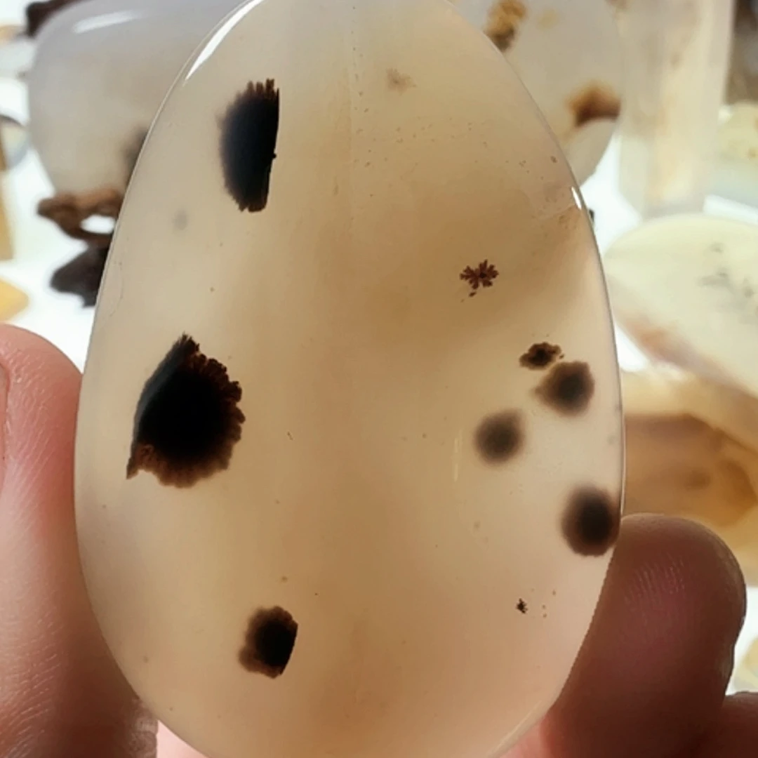 玛瑙/玉髓未镶嵌珠宝半成品