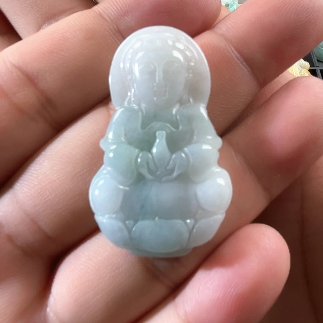 翡翠未镶嵌颈饰观音