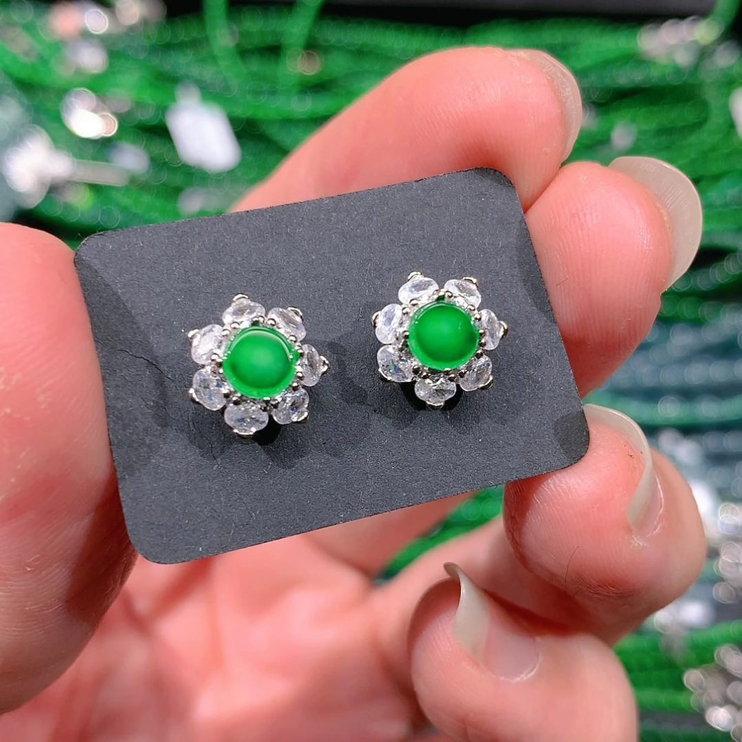 翡翠吊坠(赠链)未镶嵌天然