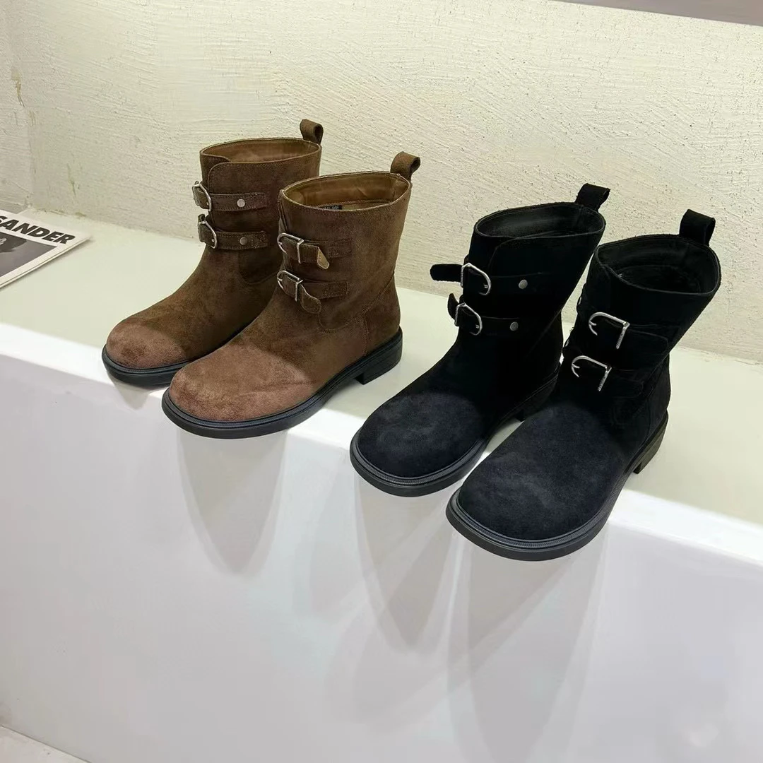 8970秋冬中筒皮带扣厚底休闲纯色女靴马丁靴冬季