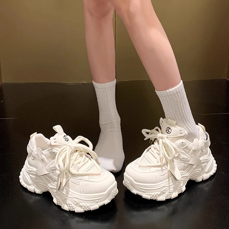 爆款显脚小厚底老爹鞋女春秋百搭2025新款超火白色休闲运动阿甘鞋