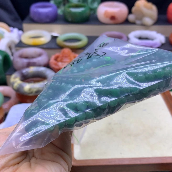 米***宝石英岩玉未镶嵌13468975444