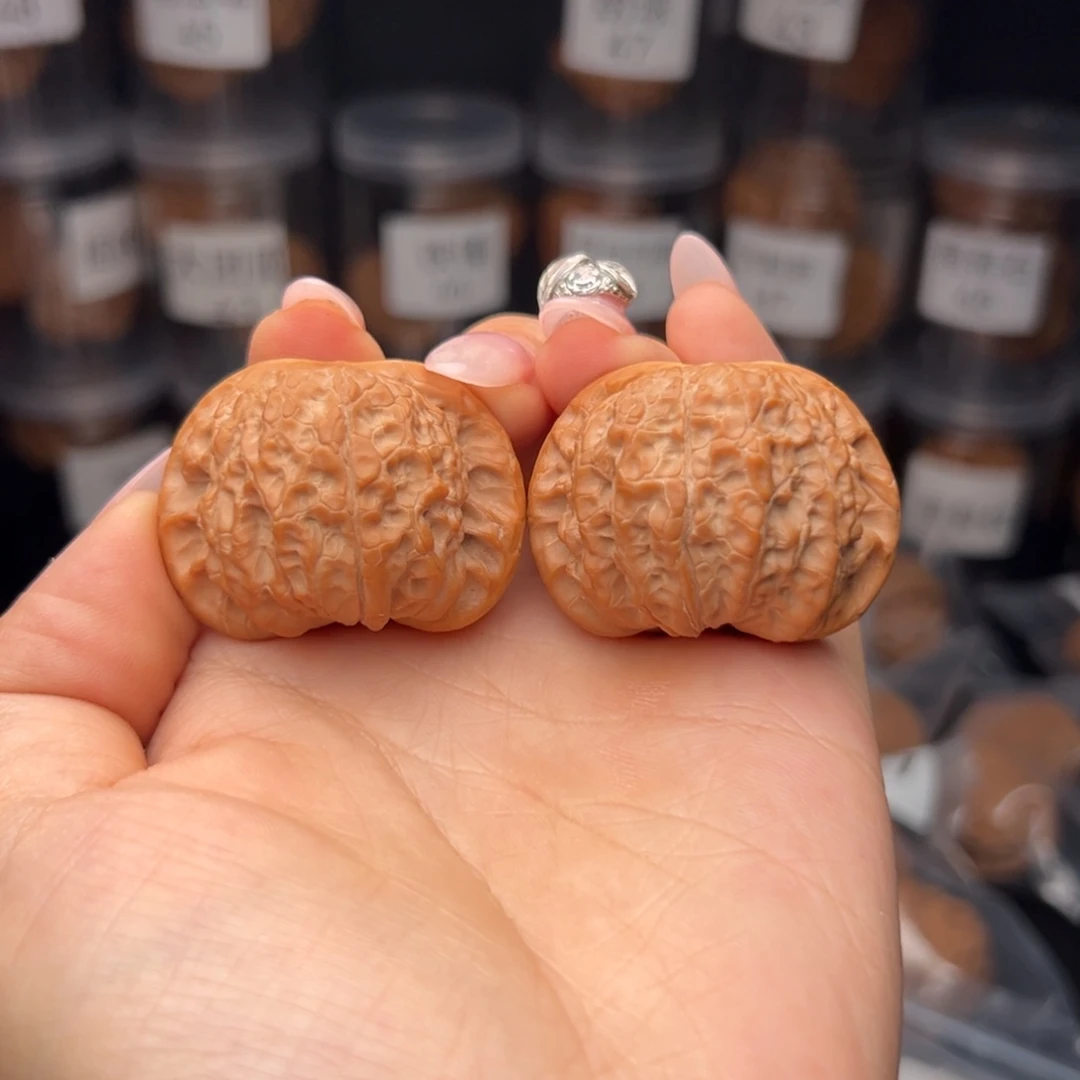 文玩核桃吊坠煮****?血麒麟