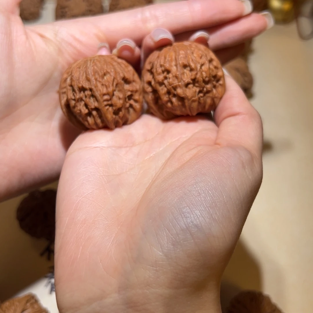 文玩核桃磨盘核桃