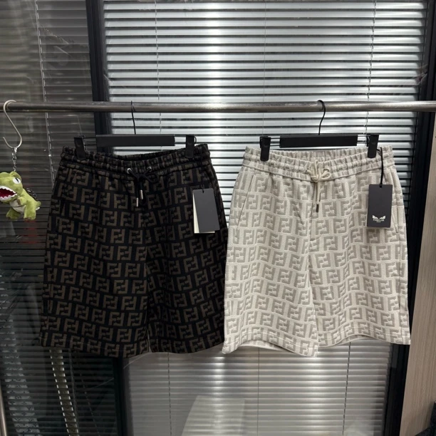 未使用 FENDI/芬迪 芬迪小怪兽系列 双f老花满印短裤