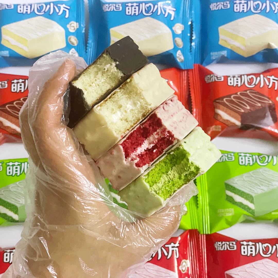 红丝绒夹心蛋糕巧克力涂层休闲网红零食糕点下午茶