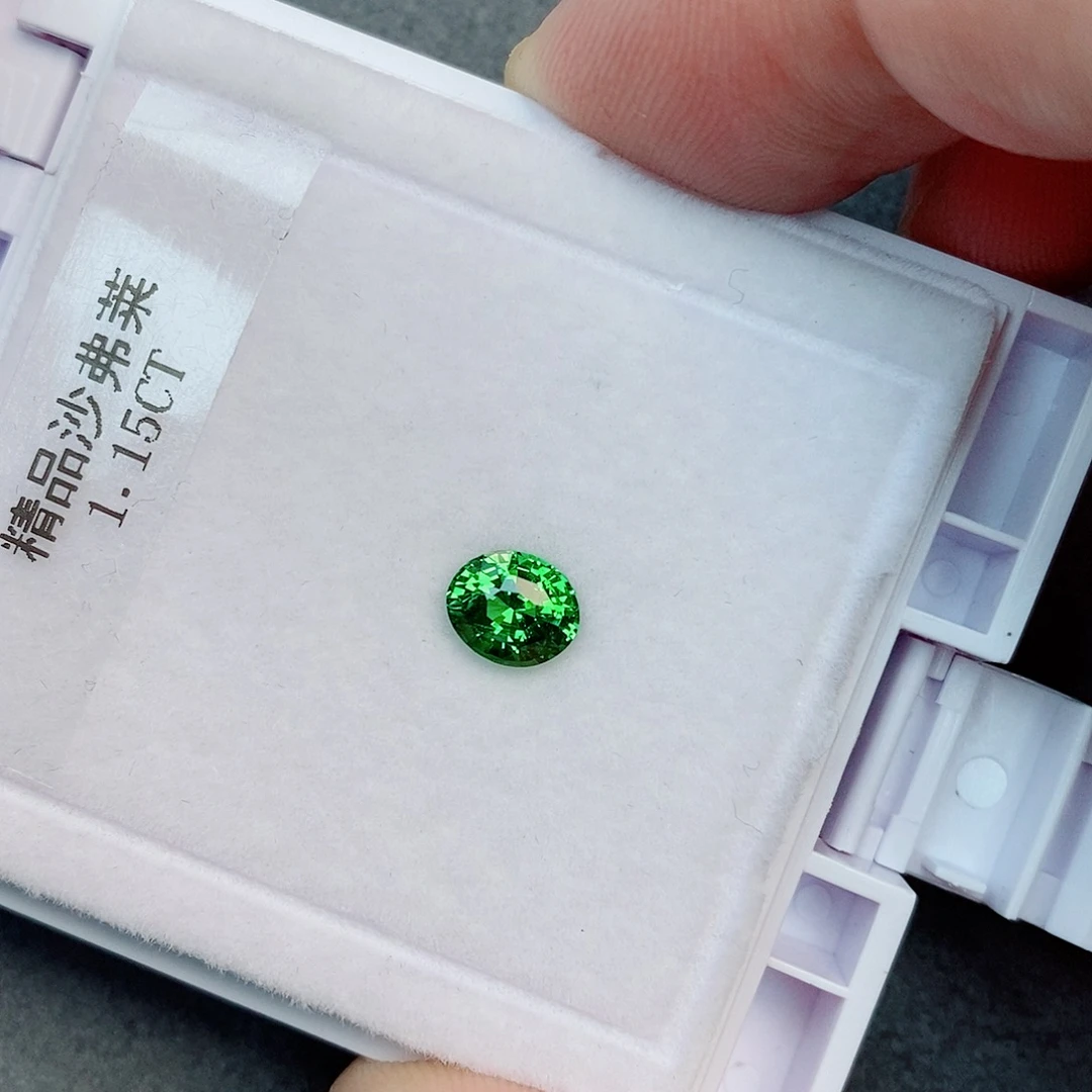 未镶嵌珠宝半成品石榴石（沙弗莱）1.15ct 薄荷绿