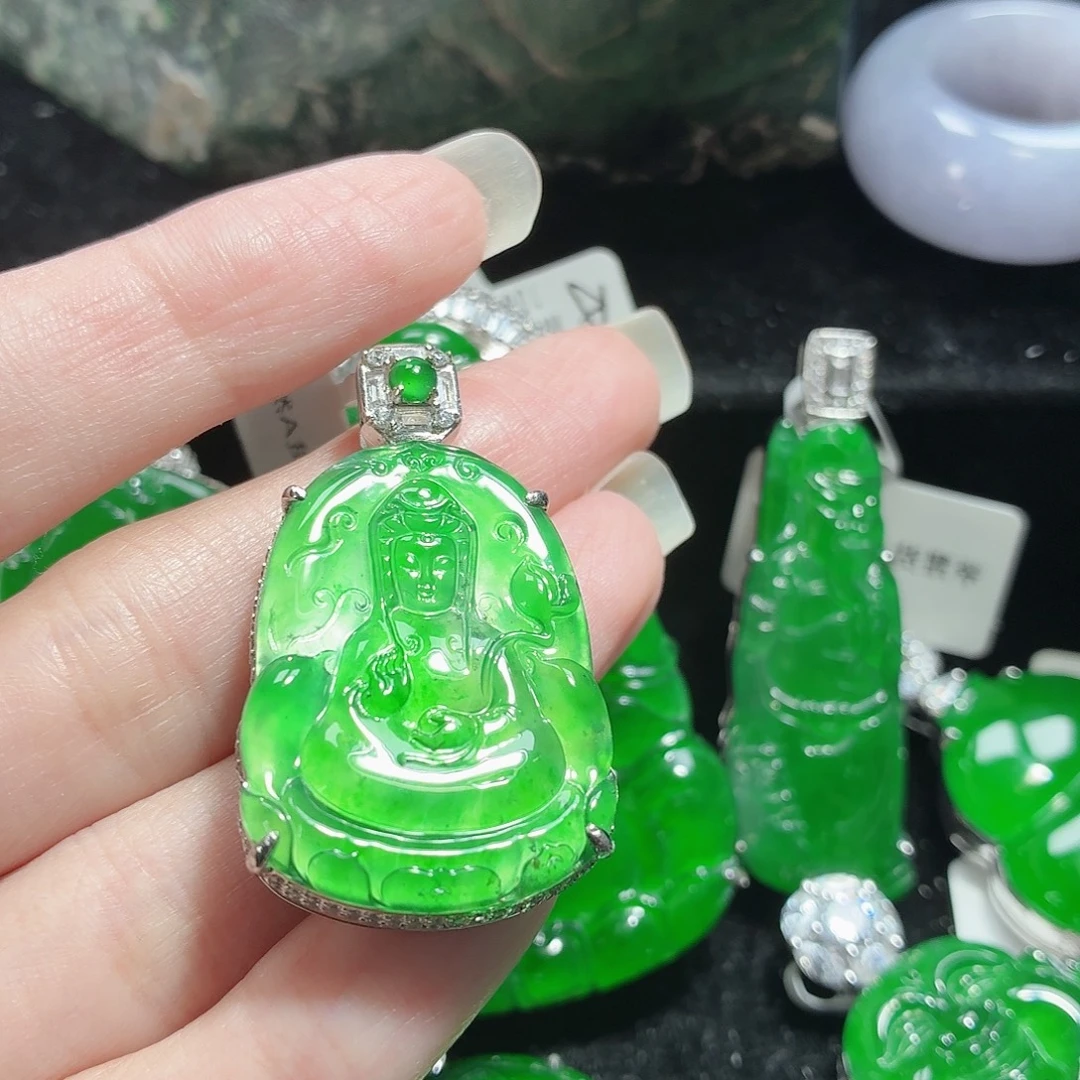 翡翠未镶嵌颈饰11