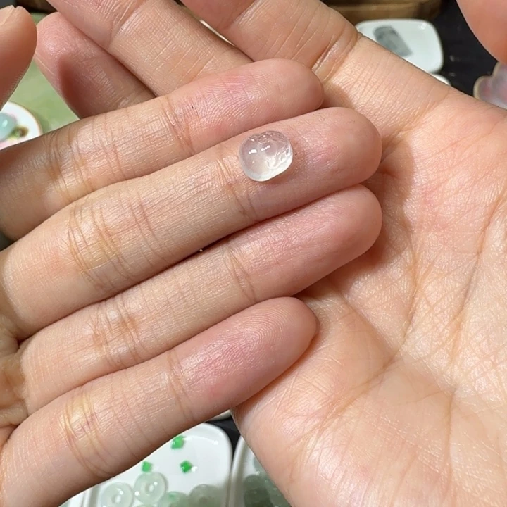 定制翡翠未镶嵌貔貅