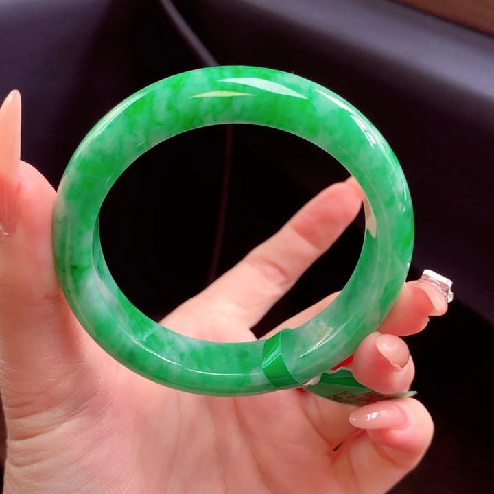 刘***理未镶嵌手镯翡翠翡翠