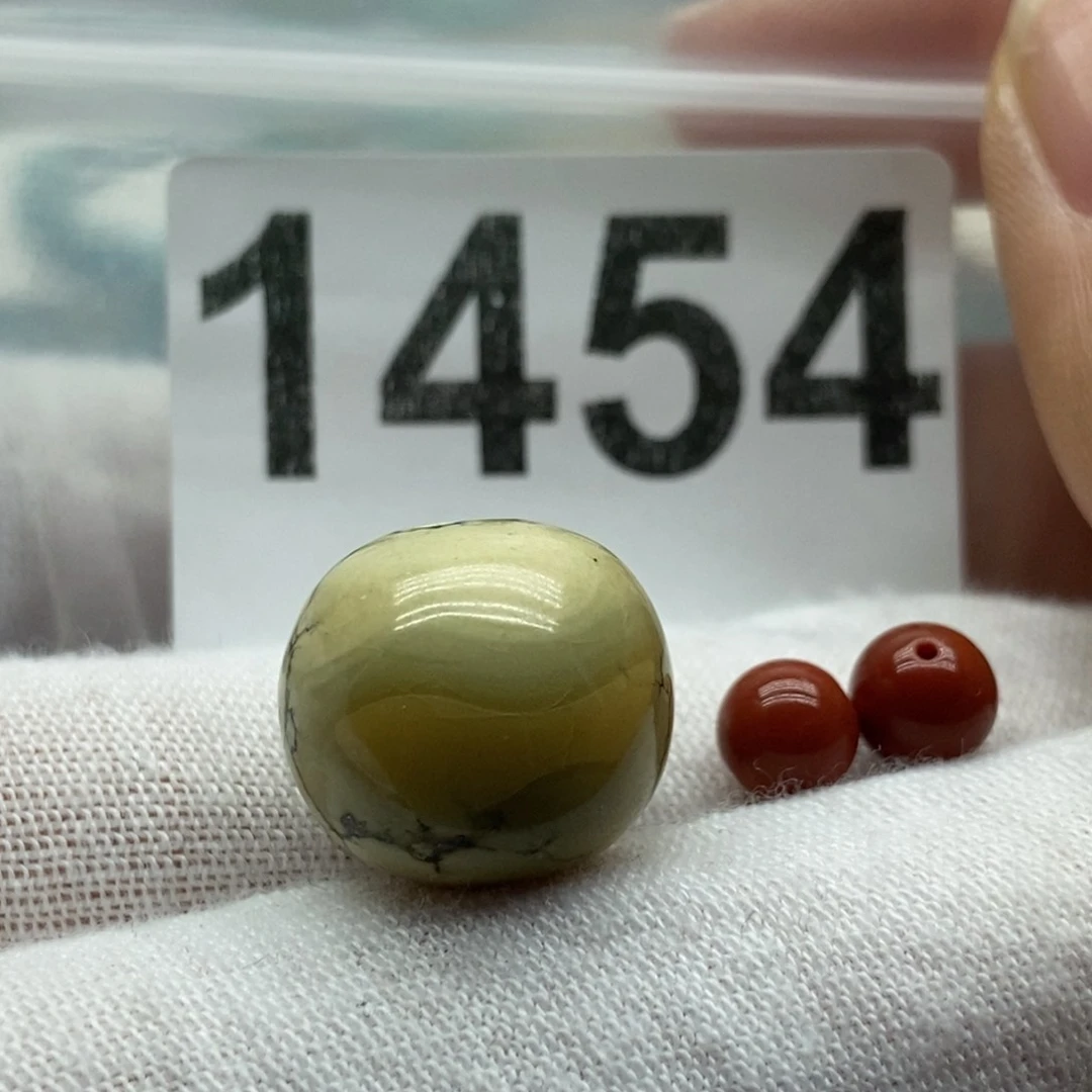 南红玛瑙颈饰未镶嵌