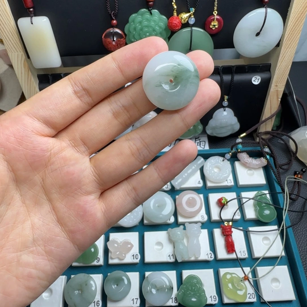 荔***·石英石非金属吊坠