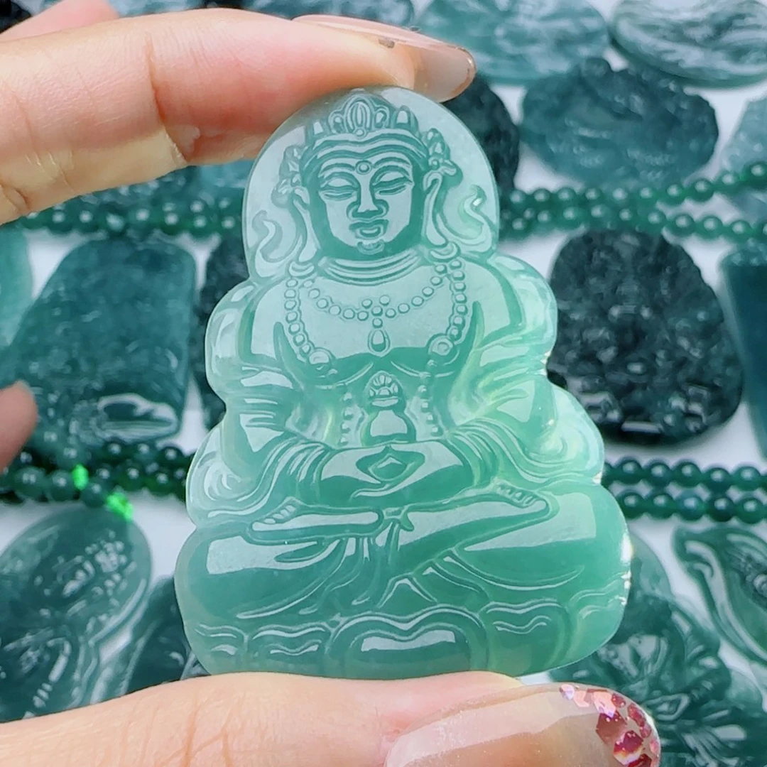 翡翠未镶嵌颈饰多样性发货天然的A货翡翠
