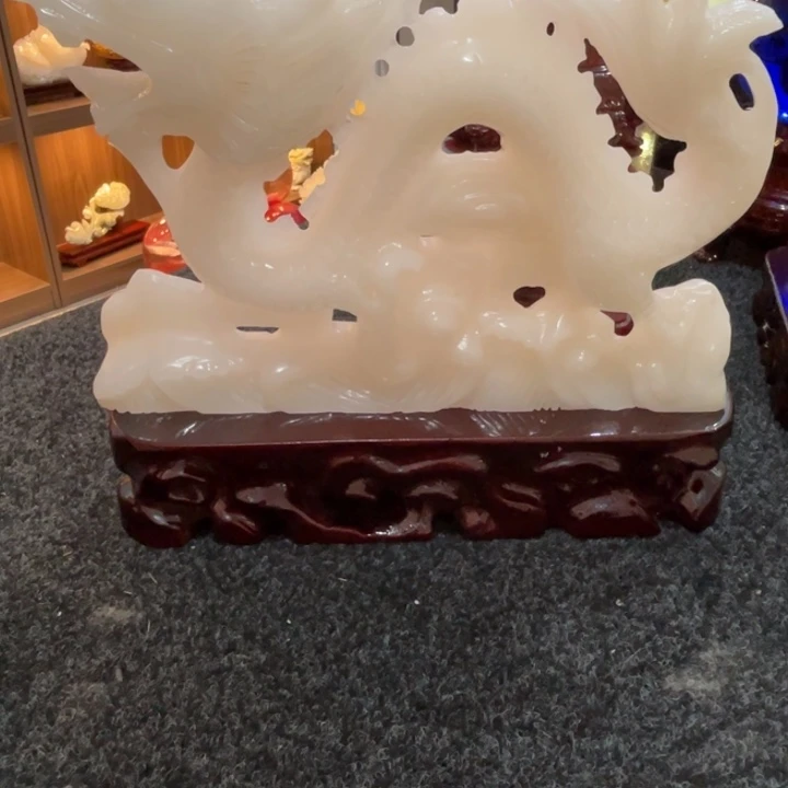 禅***韵玉30厘米左右长玉龙摆件