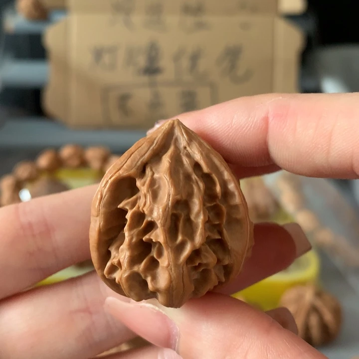 圈***️吊坠文玩核桃异形单只，有瑕疵