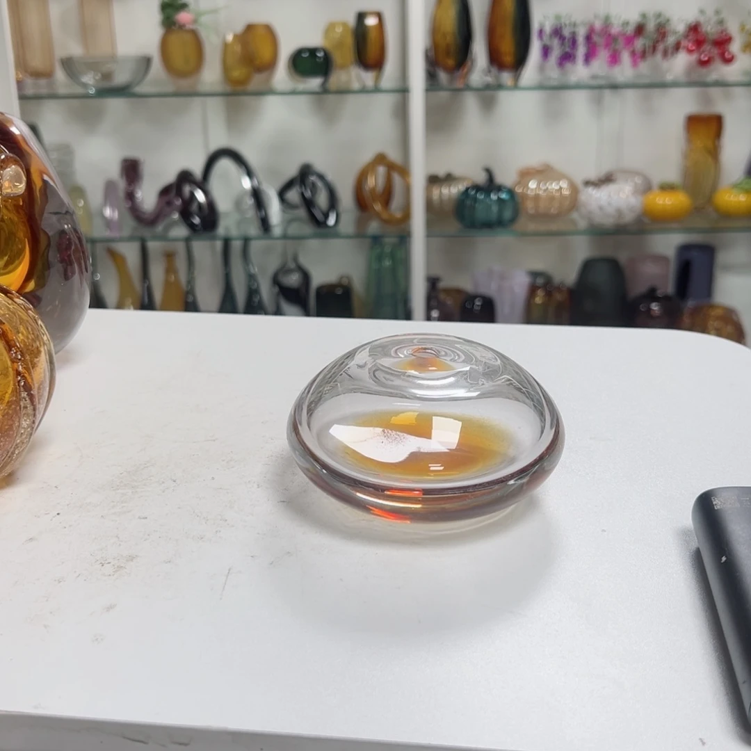琥珀色渐变小口花瓶高度7微瑕