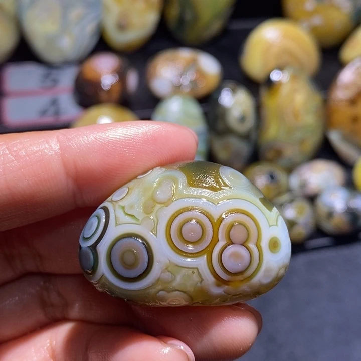 玛瑙/玉髓未镶嵌珠宝半成品60