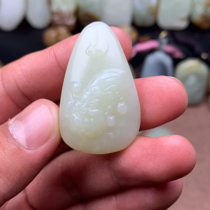 和田玉（糖玉）未镶嵌颈饰