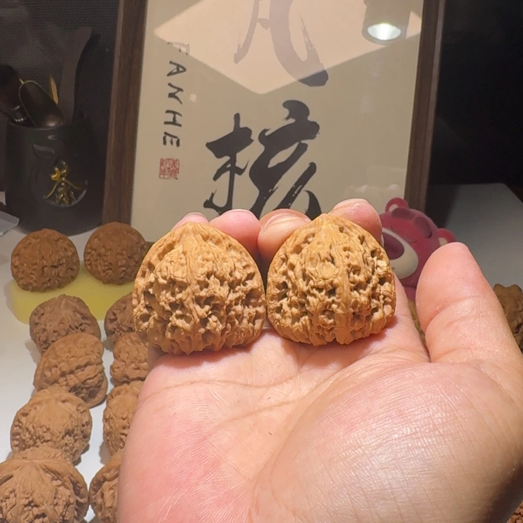 聆***羽文玩核桃吊坠37尺寸逐鹿南疆（有隐黄）