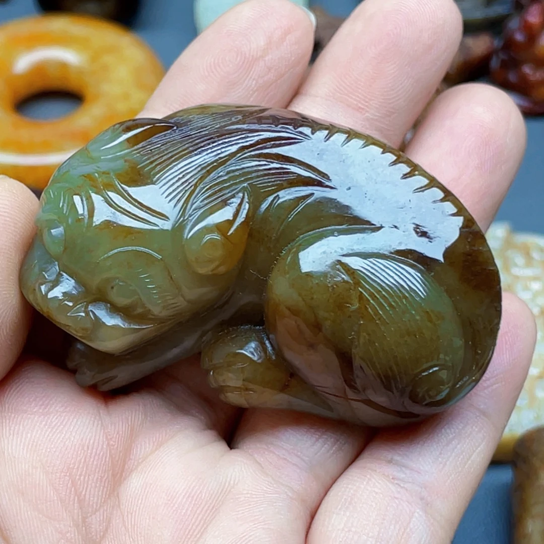 幸***人颈饰未镶嵌和田玉
