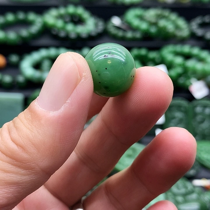 开***h和田玉（碧玉）未镶嵌颈饰