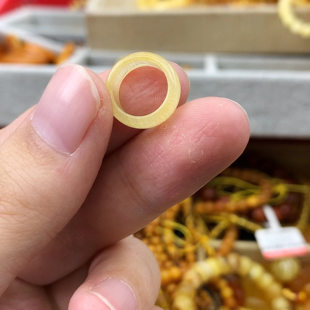 未镶嵌琥珀珠宝奇石