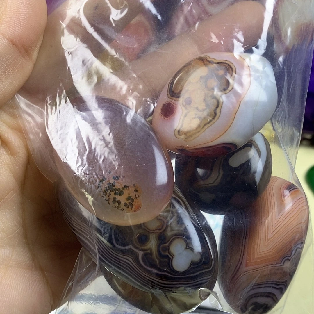 雨***人玛瑙/玉髓未镶嵌珠宝半成品