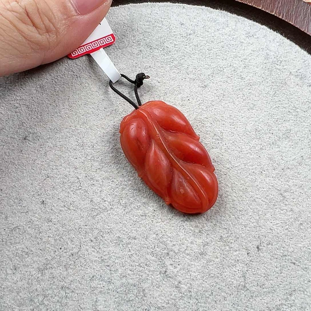 南红玛瑙吊坠未镶嵌