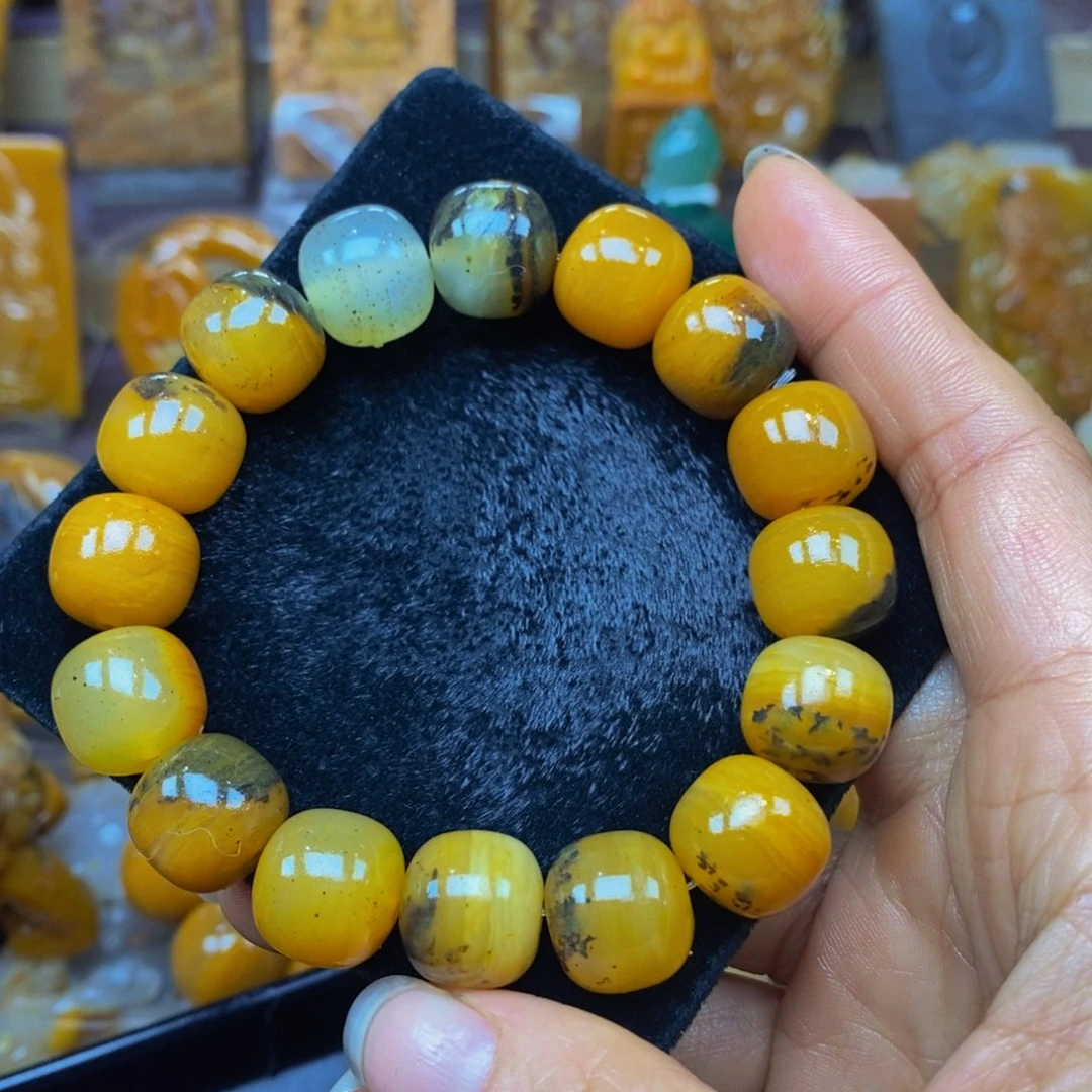 未镶嵌石英质玉（黄龙玉）颈饰