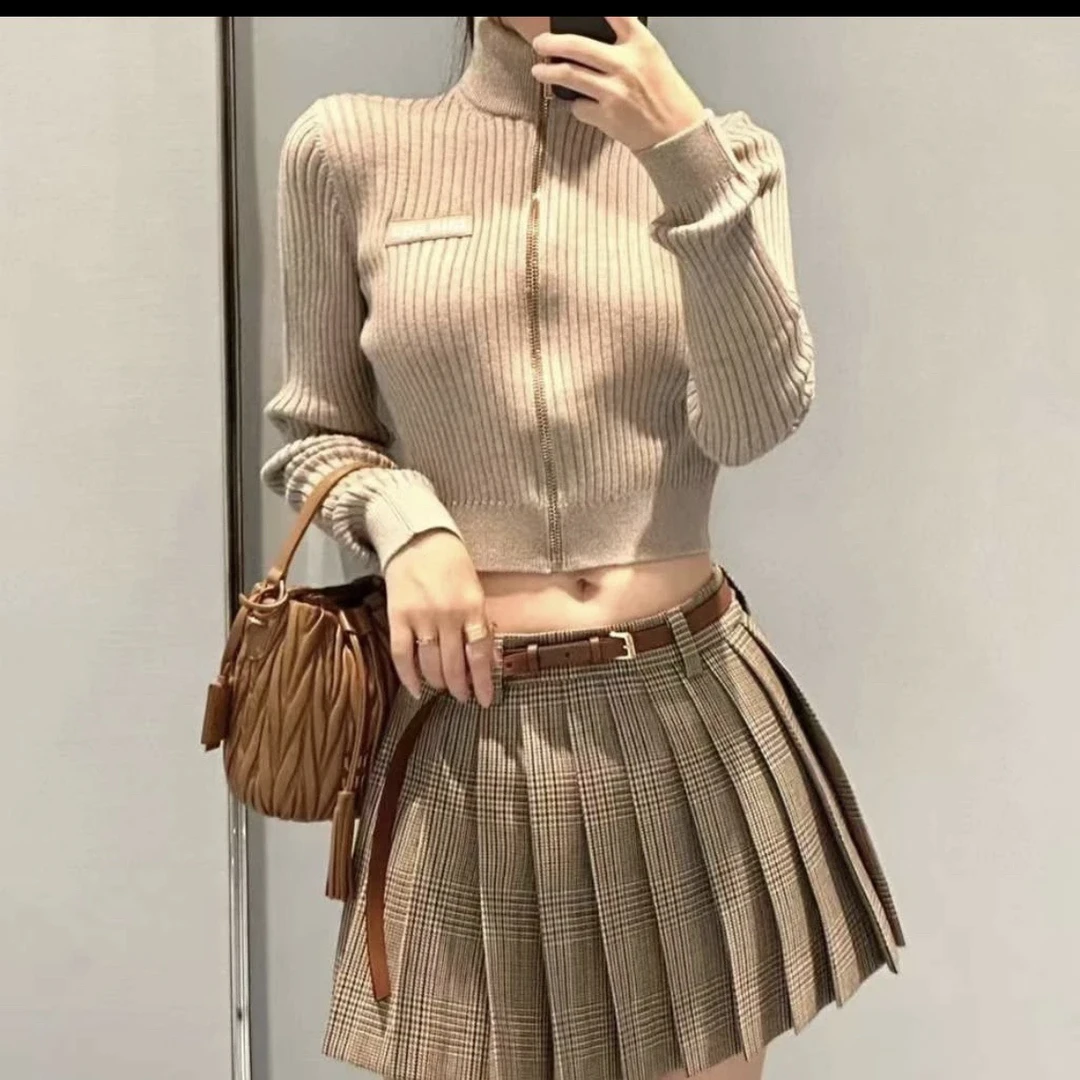 未使用 MIU MIU/缪缪 A100503/燕麦色弹力针织拉链外套/36码