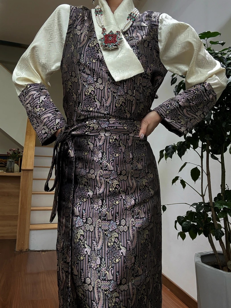 钦措原创设计假俩件西藏服