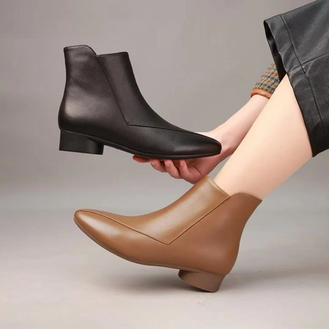 英伦风女鞋牛皮瘦瘦靴女靴平底棕色秋冬时装靴百搭