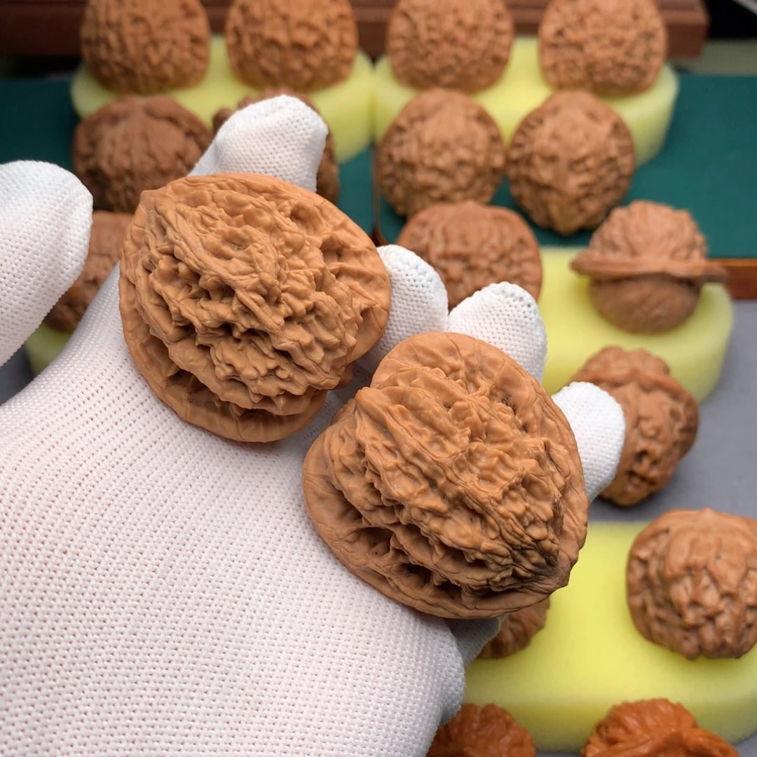 文玩核桃吊坠麦穗虎头42