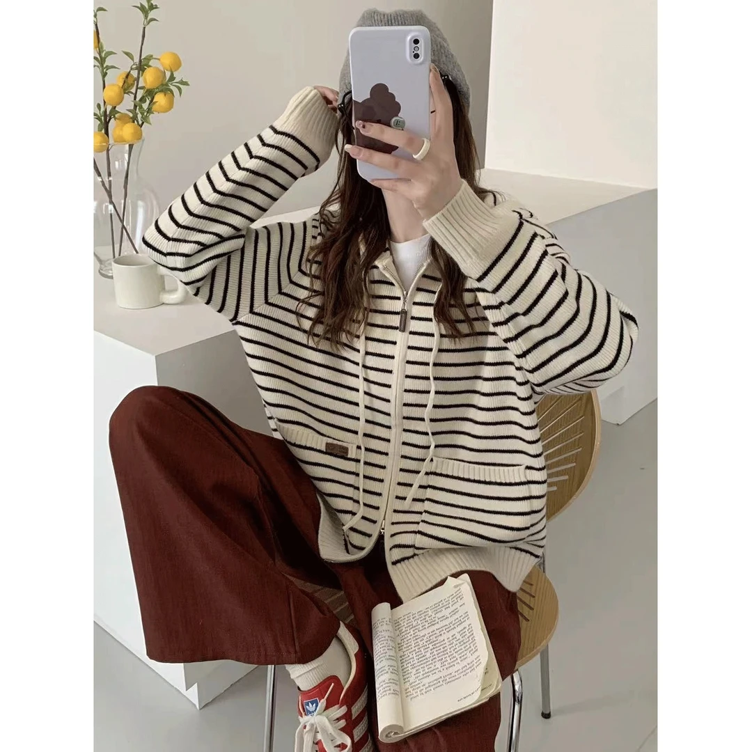 HMY5091103 2025新款松弛感独特复古双拉链连帽条纹针织毛衣