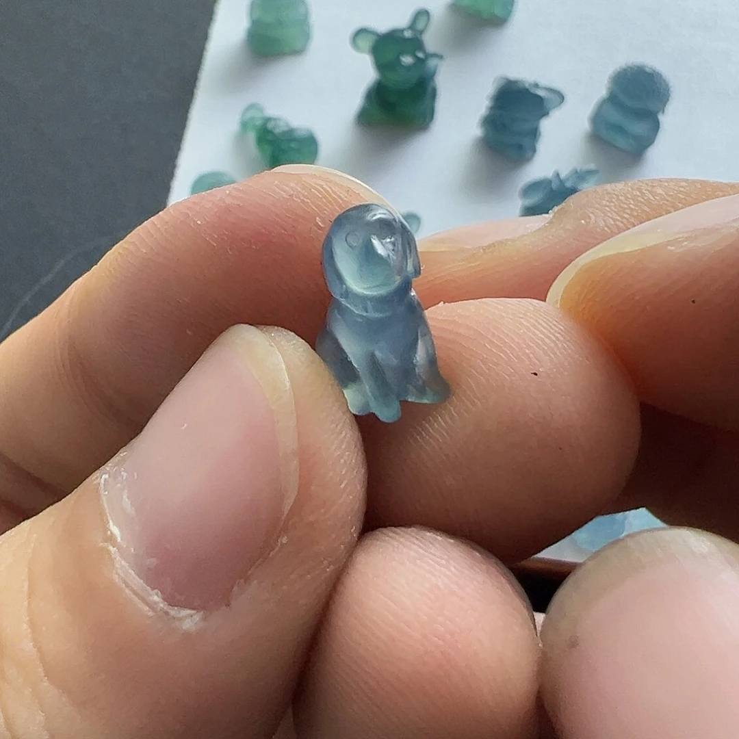 定制翡翠未镶嵌吃****皮狗