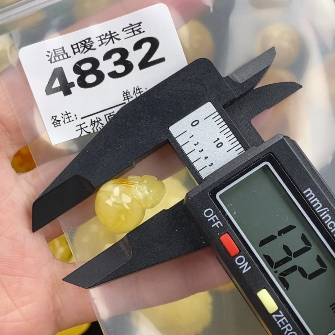 琥珀未镶嵌珠宝奇石裸石