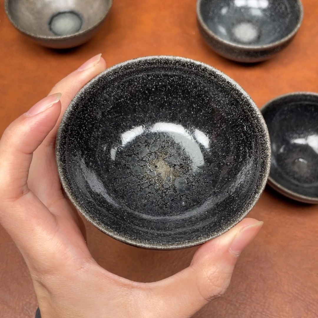 用***4茶盏山下。      70