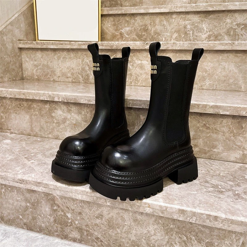 增高8cm厚底马丁靴女字母三层底烟筒靴机车靴中筒瘦瘦切尔西短靴