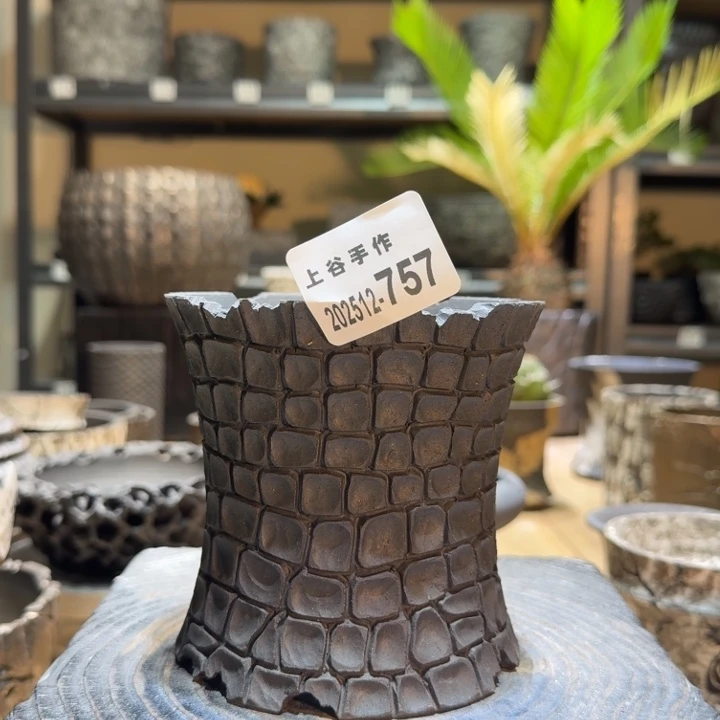 黑陶内口11高11.7无釉