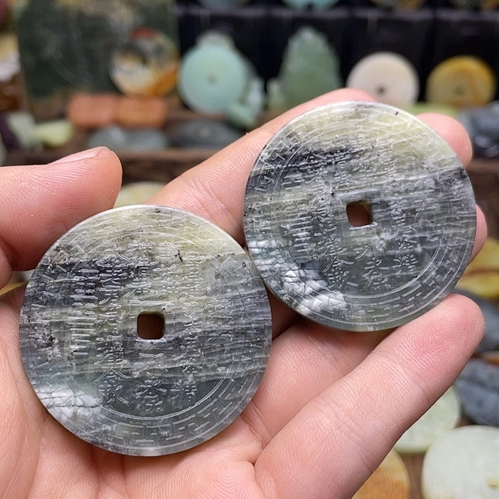 蛇纹石玉挂件未镶嵌明*