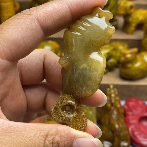 蛇纹石玉未镶嵌颈饰23