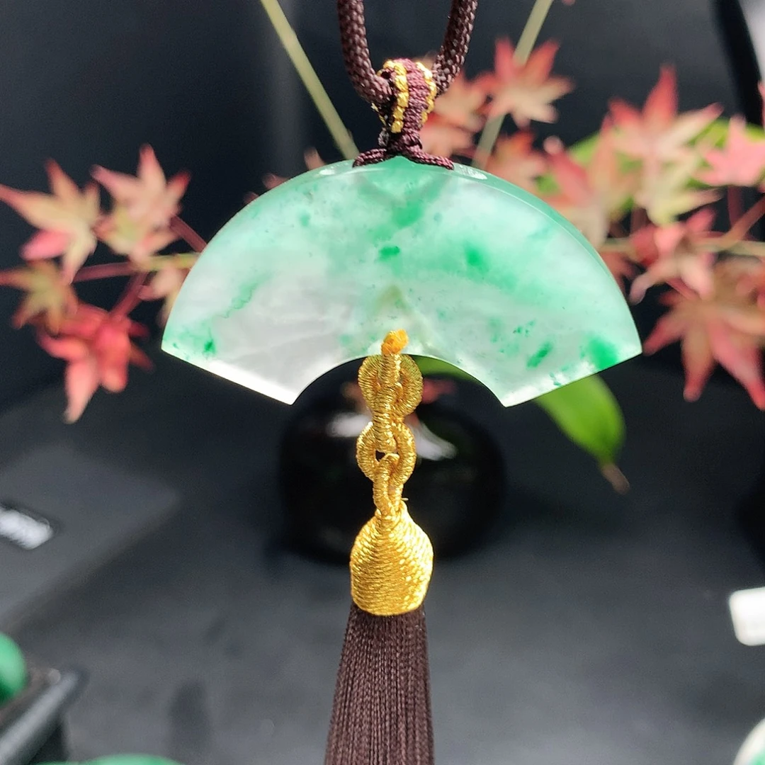 石英质玉未镶嵌车挂