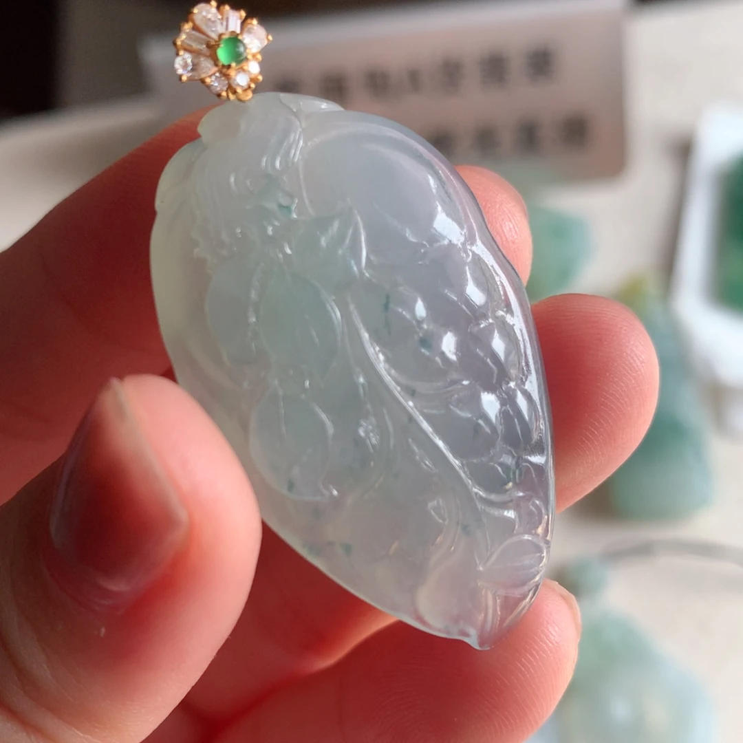 翡翠未镶嵌吊坠(赠链)翡翠