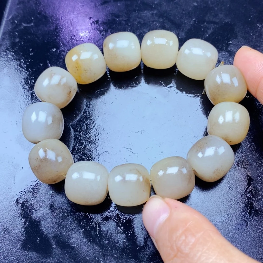 石英质玉（黄龙玉）未镶嵌颈饰