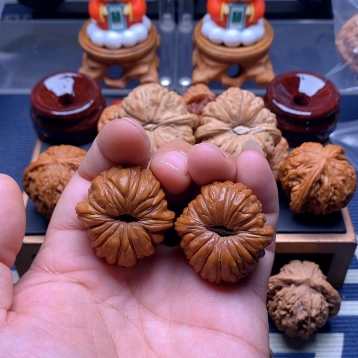 吊坠文玩核桃碎**城