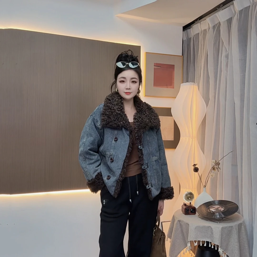 欧货冬季新款休闲加绒加厚保暖上衣秋冬翻领拼接羊羔毛牛仔外套女