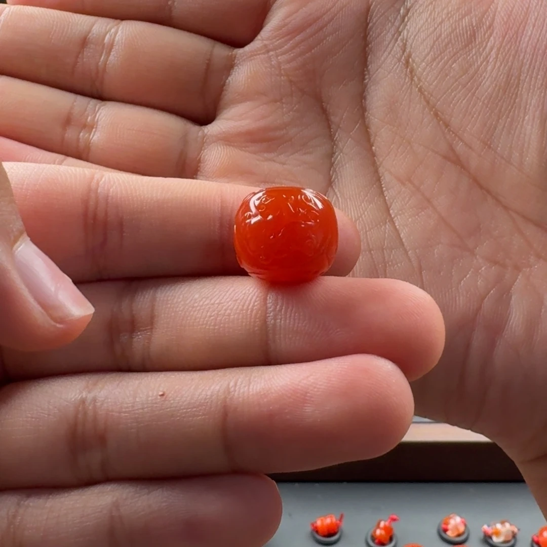 南红玛瑙未镶嵌老型雕刻14.9*13.3mm