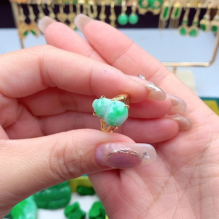 翡翠颈饰银S925镶嵌翡翠