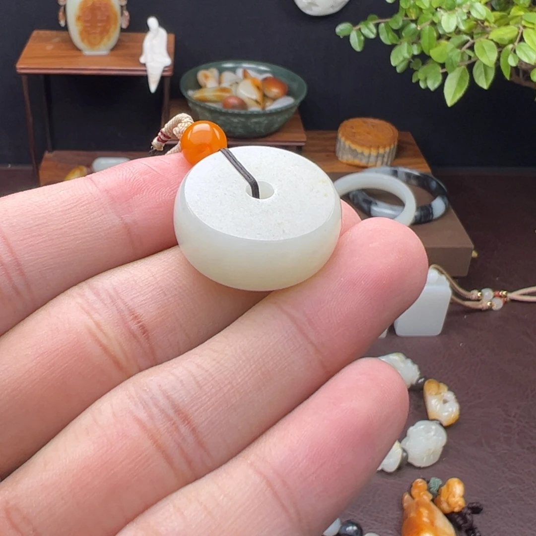 和田玉未镶嵌吊坠(不含链)和田玉平安扣